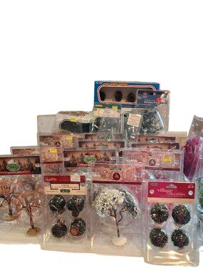 Lemax, Life Like, Enchanted forest Vintage Miniature Village Trees Large assortm